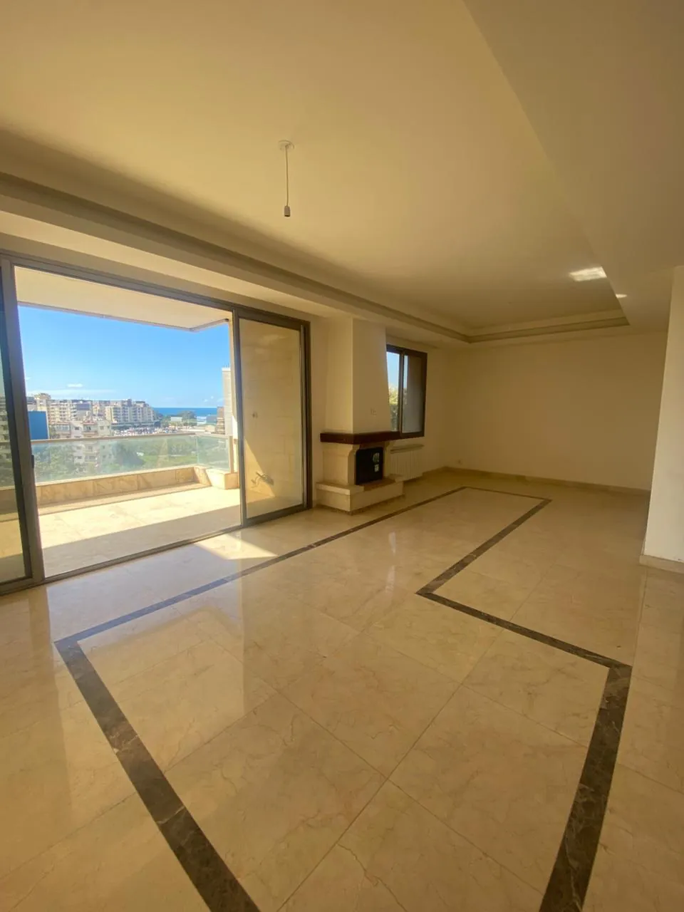 For Sale: Apartment in Dbayeh — الصورة 2