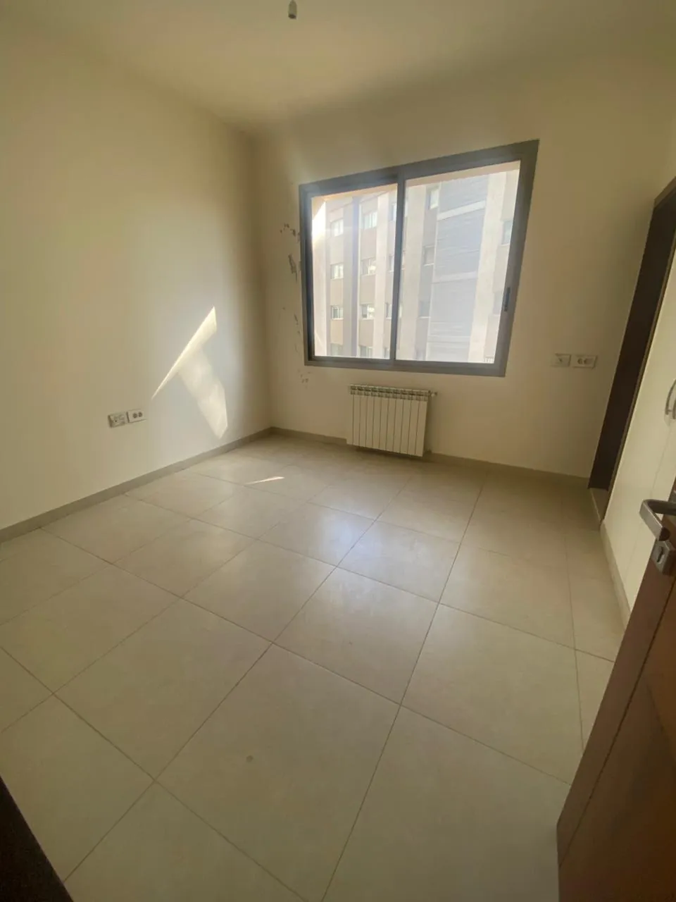 For Sale: Apartment in Dbayeh — الصورة 4