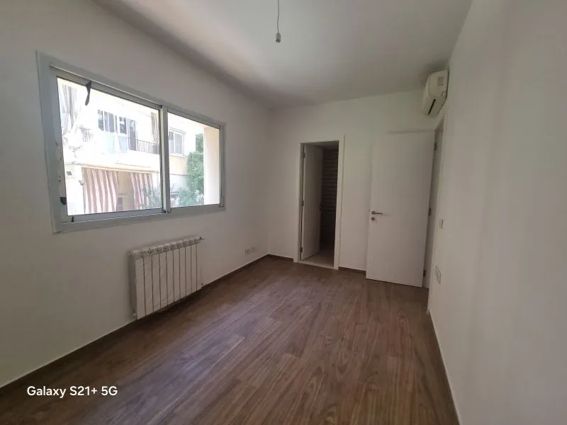 For Sale: Apartment in Achrafieh — photo 3