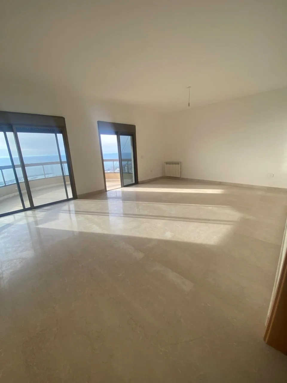 For Sale: Apartment in Dbayeh — الصورة 3