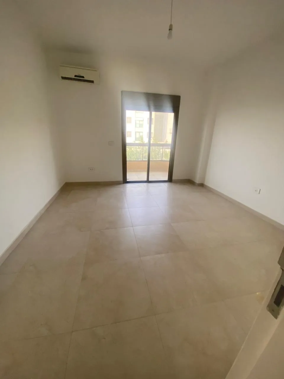 For Sale: Apartment in Dbayeh — الصورة 5
