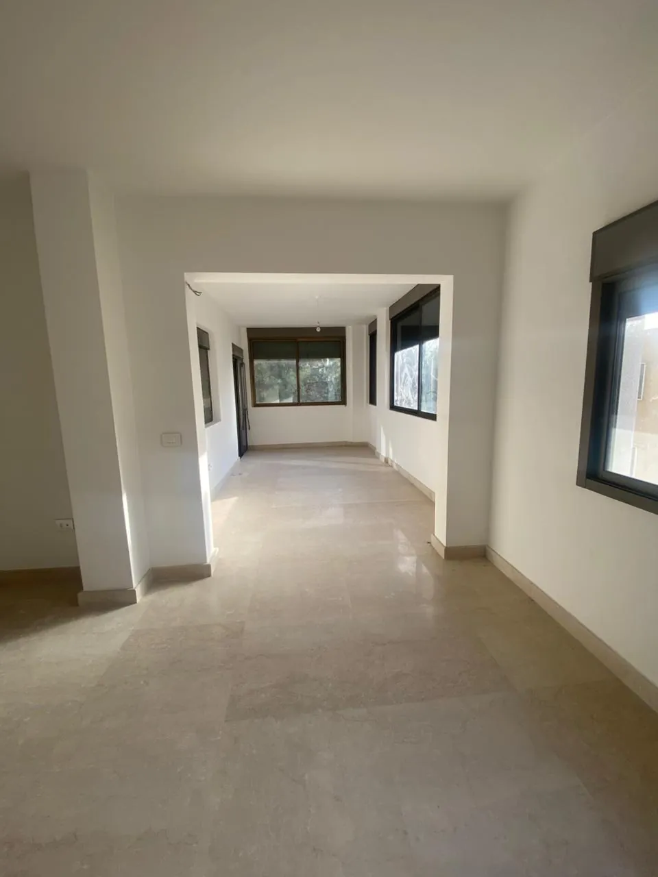 For Sale: Apartment in Dbayeh — الصورة 3