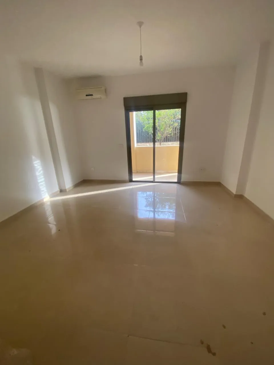 For Sale: Apartment in Dbayeh — الصورة 4