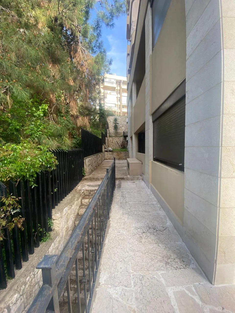For Sale: Apartment in Dbayeh