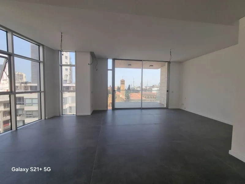 For Sale: Apartment in Achrafieh — photo 3