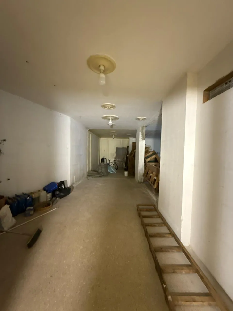 For Sale: Showrroom in Mansourieh — الصورة 2
