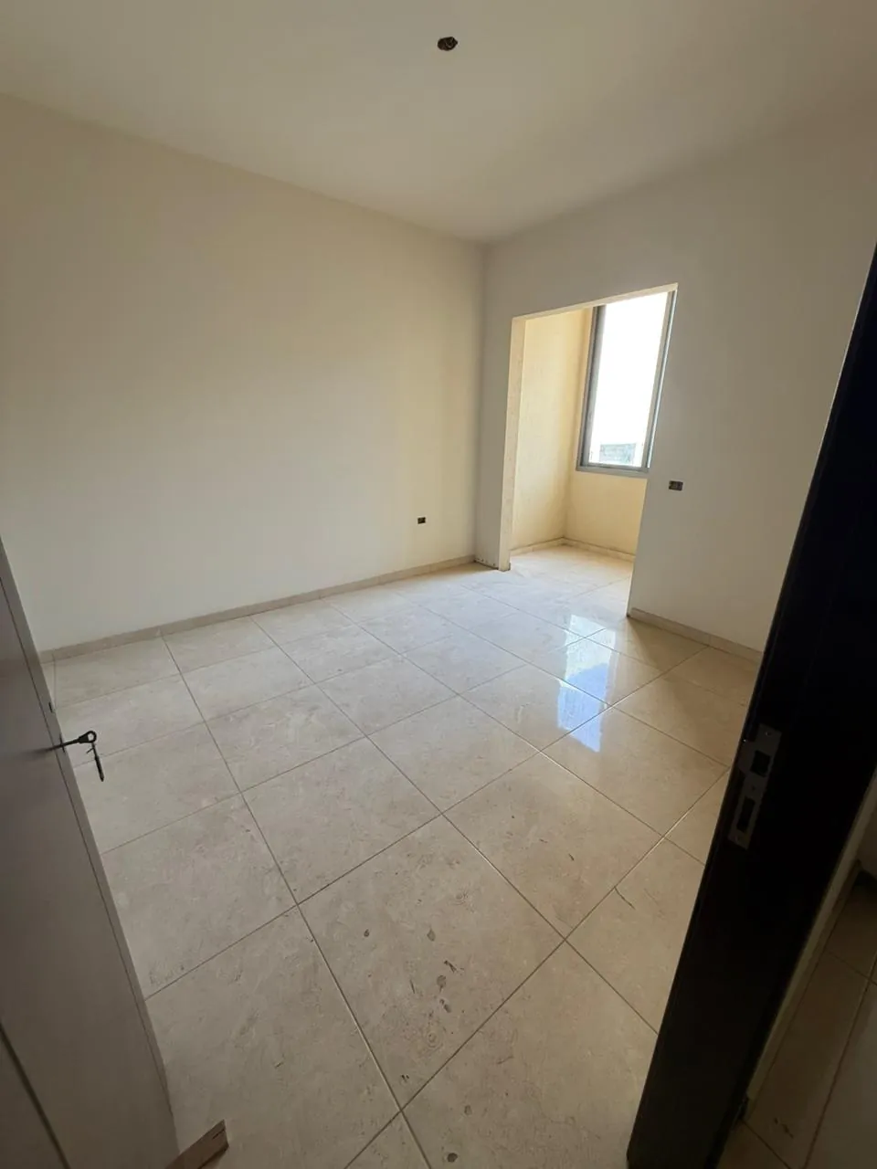 For Sale: Apartment in Dekweneh