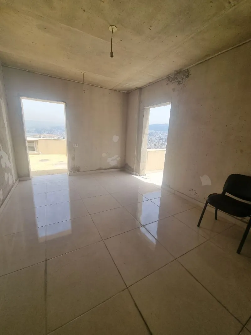 For Sale: Apartment in Achrafieh — photo 2