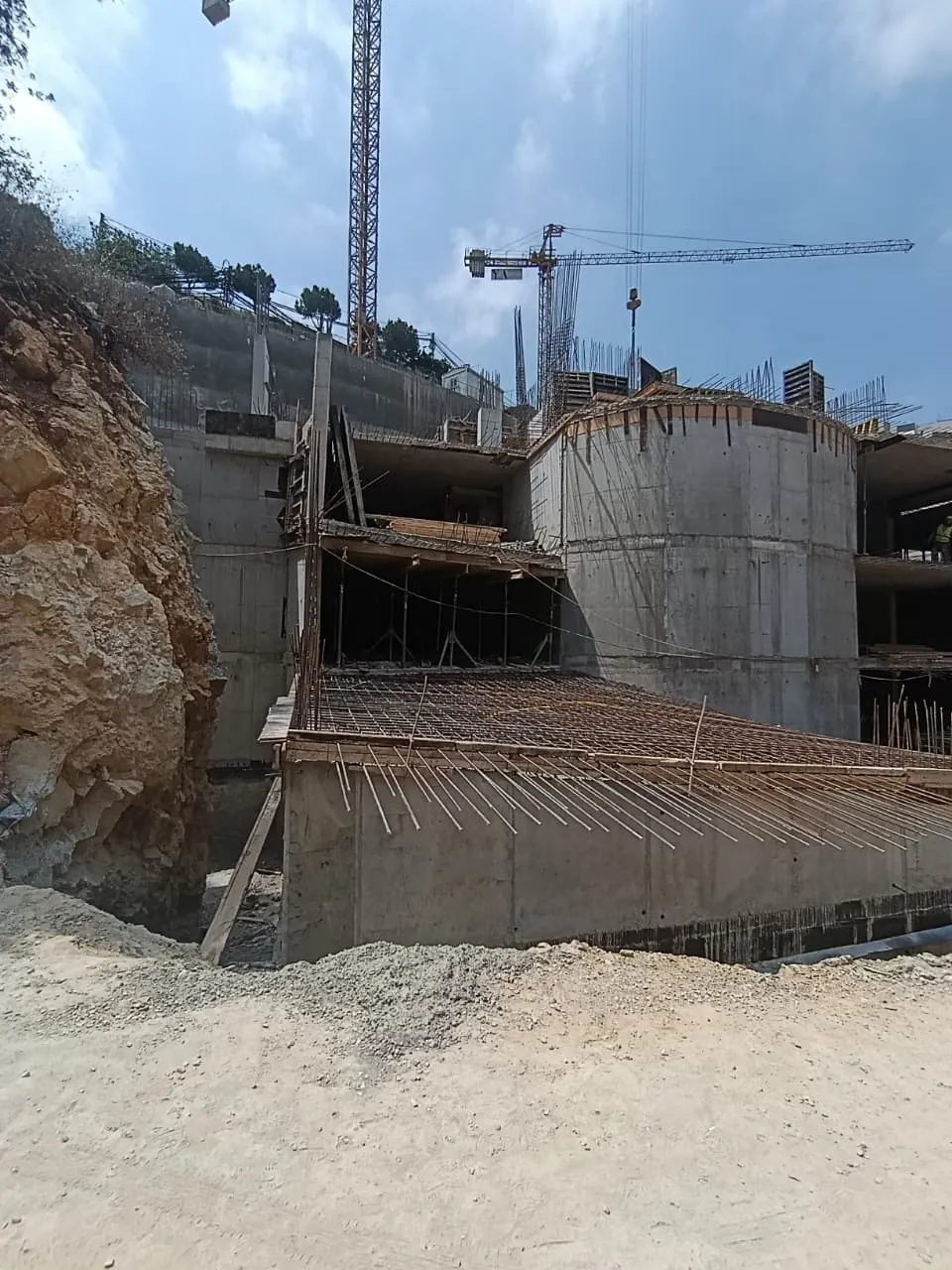 For Sale: Project under construction in Bsalim — الصورة 3
