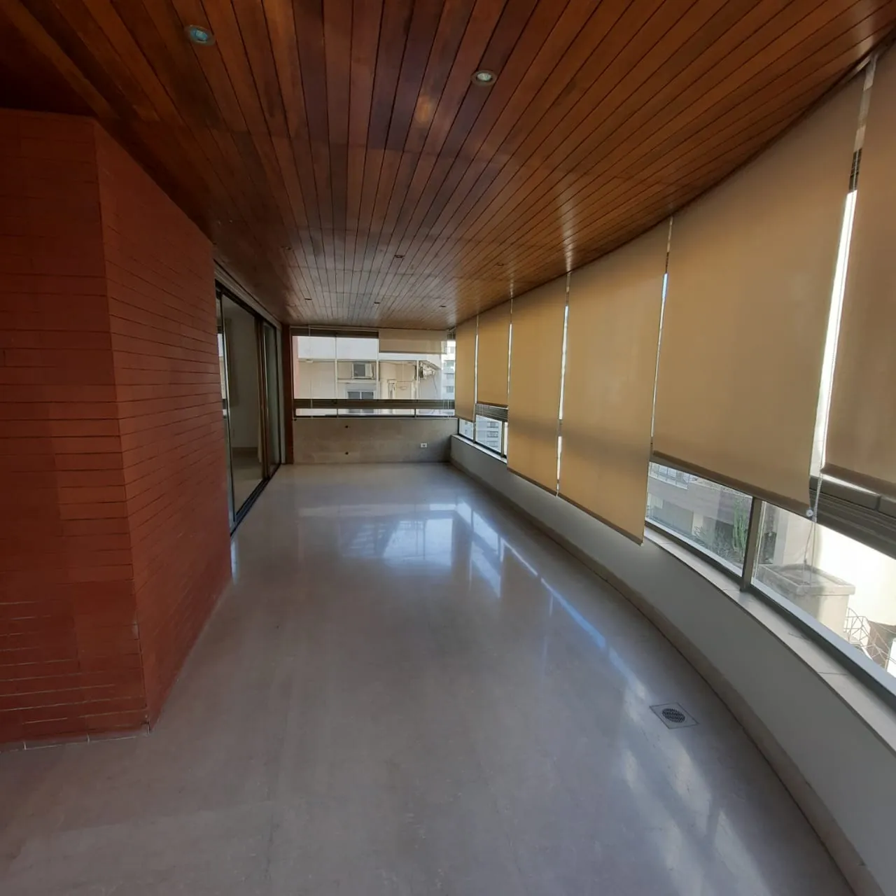 For Sale: Apartment in Achrafieh