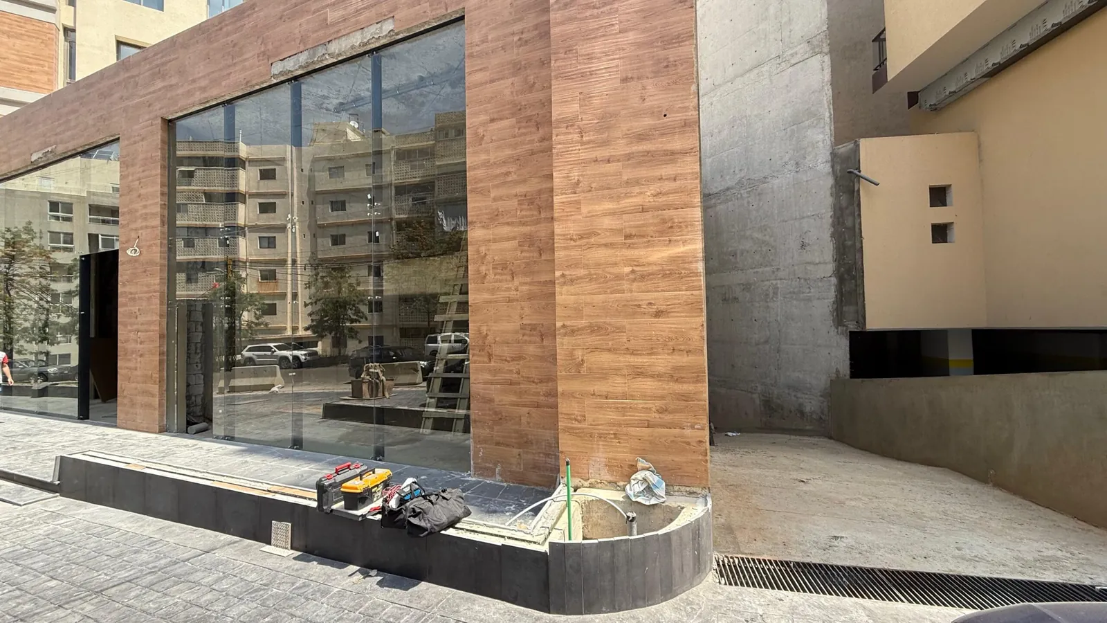 For Rent: Shop in Jal El Dib — الصورة 3