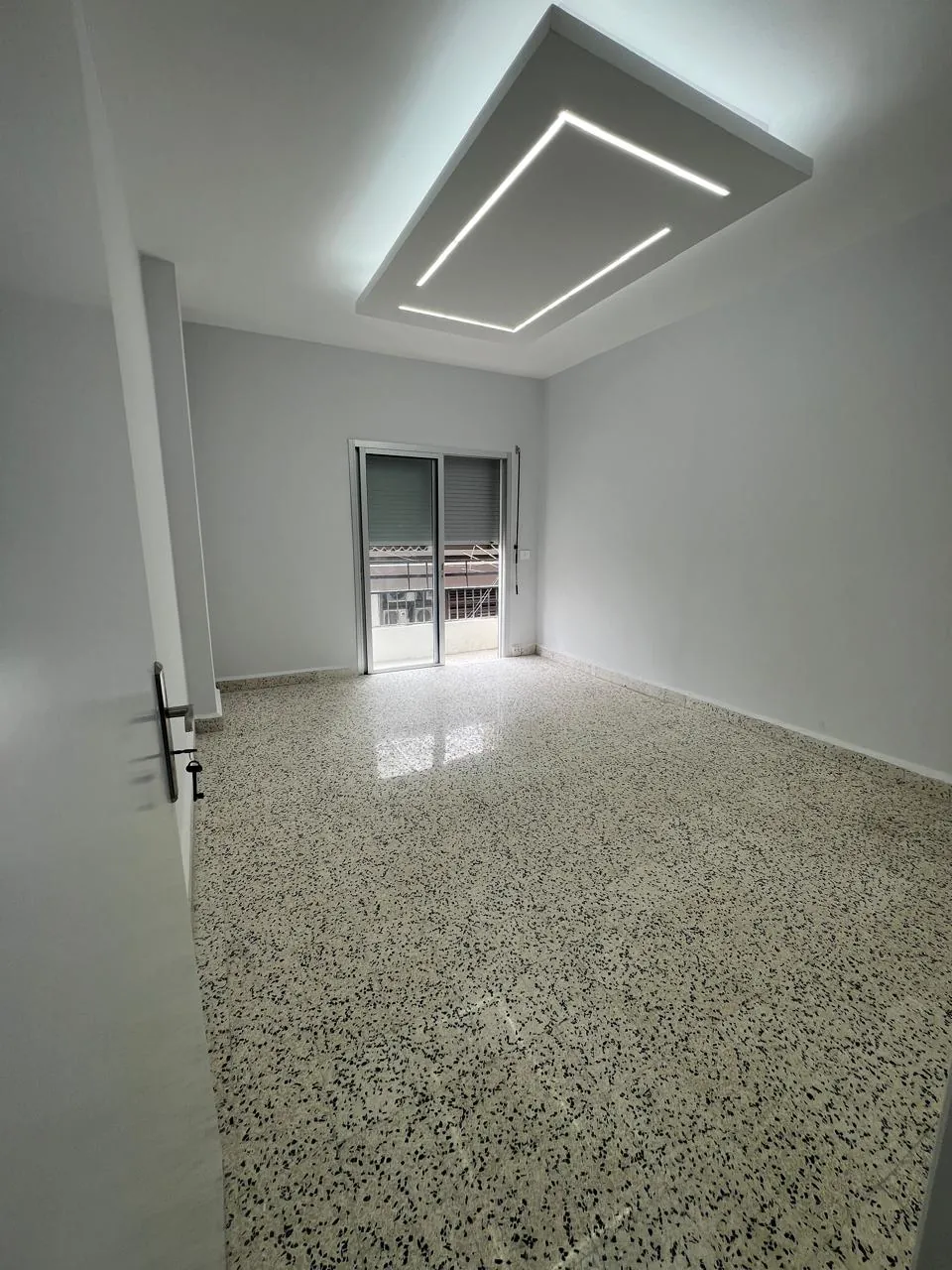 For Sale: Apartment in Dekwaneh — photo 4