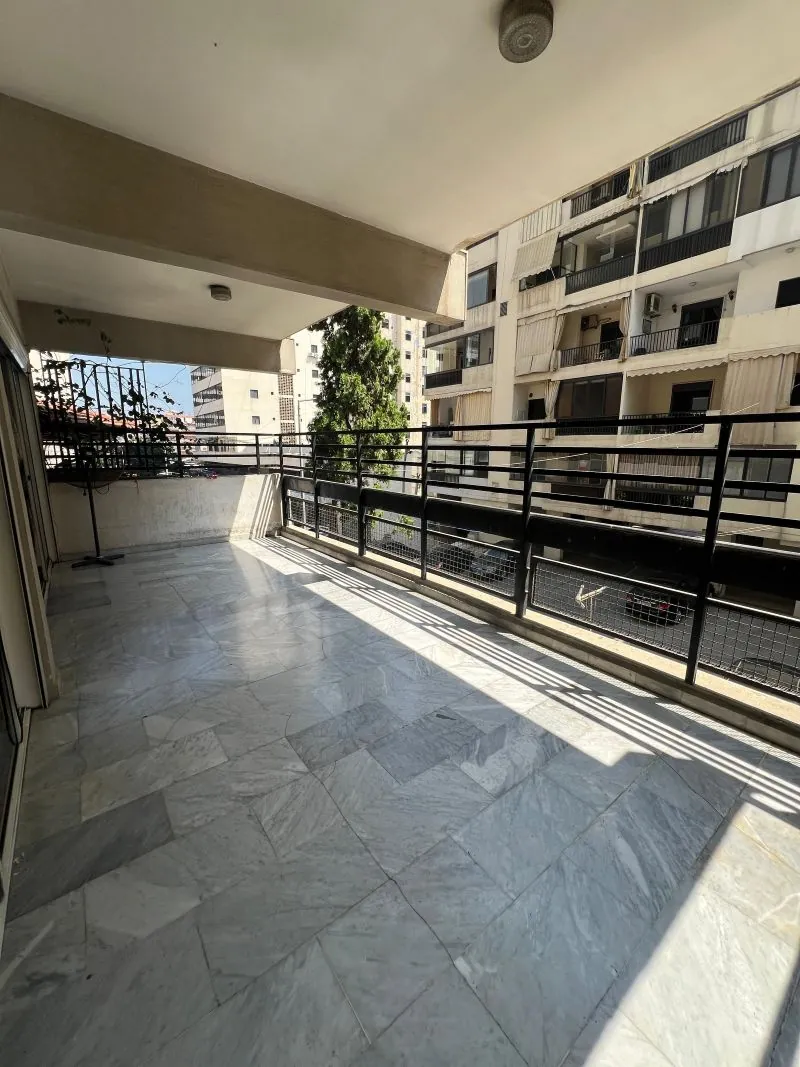 For Sale: Apartment in Jdeideh — photo 2