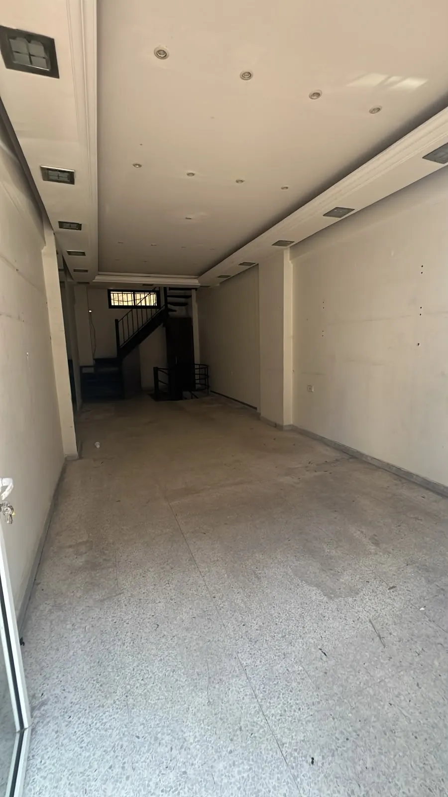 For Rent: Shop in Dekweneh — الصورة 1
