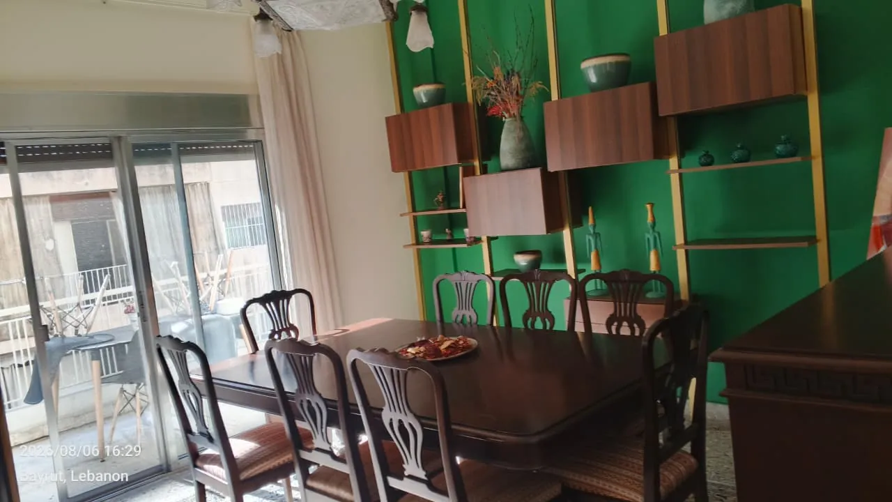 For Sale: Apartment in Achrafieh — photo 2