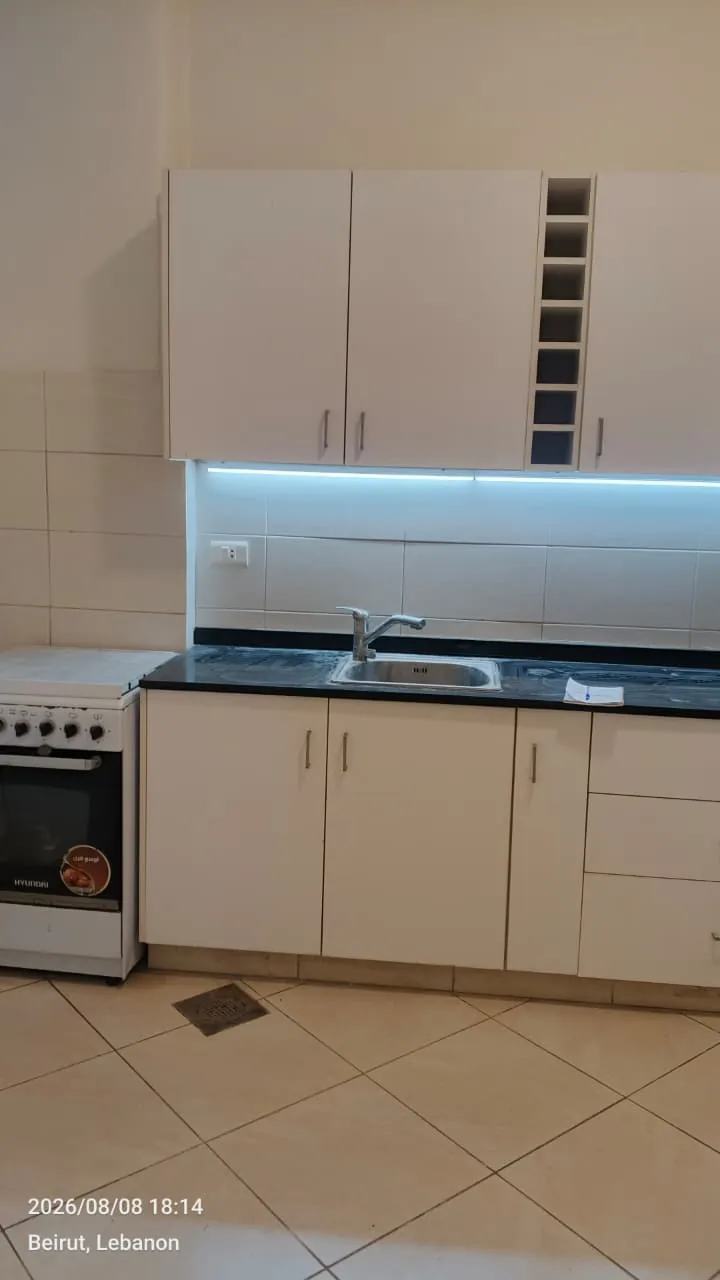 For Rent: Apartment in Rmeil — الصورة 4