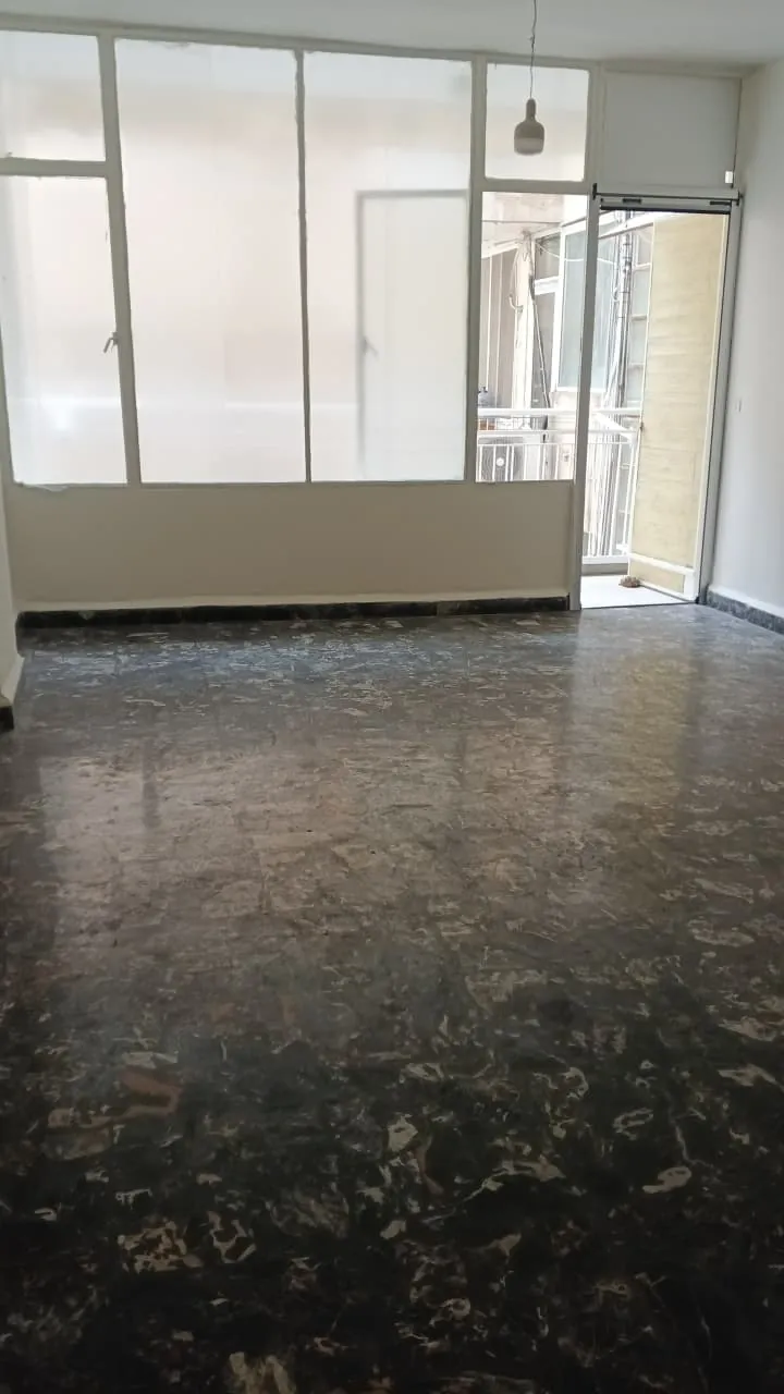 For Rent: Apartment in Gemmayzeh — الصورة 2