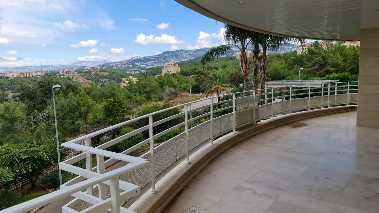 For Sale: Apartment in Doha Hills-Aley — photo 2