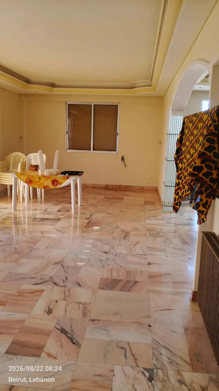 For Rent: Apartment in Achrafieh — الصورة 3