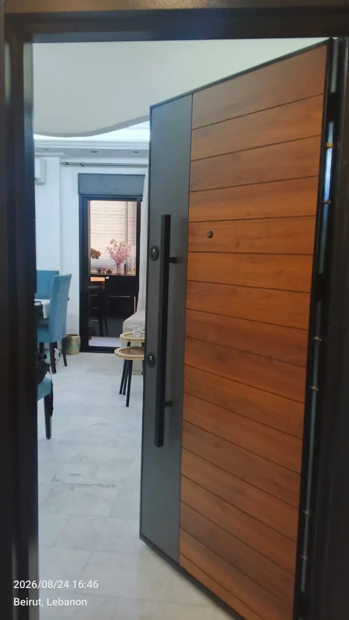 For Sale: Apartment in Ras El Nabeh