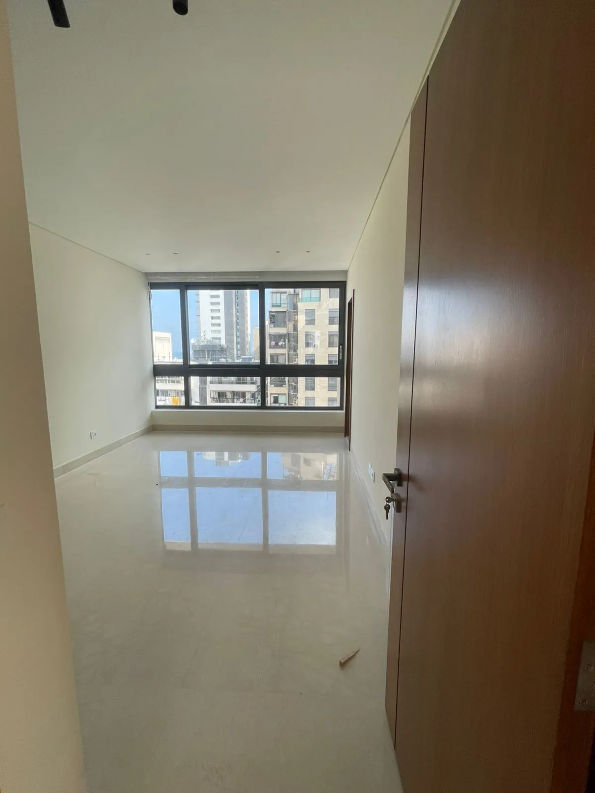 For Rent: Apartment in Ain El Mraisseh — photo 2