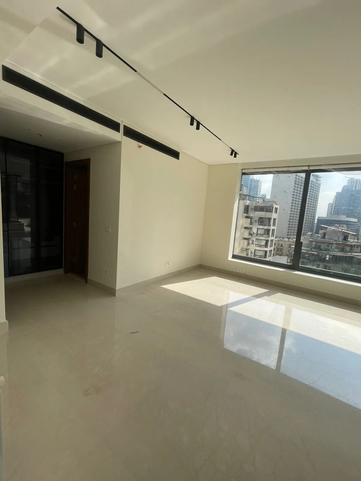 For Rent: Apartment in Ain El Mraisseh — photo 3