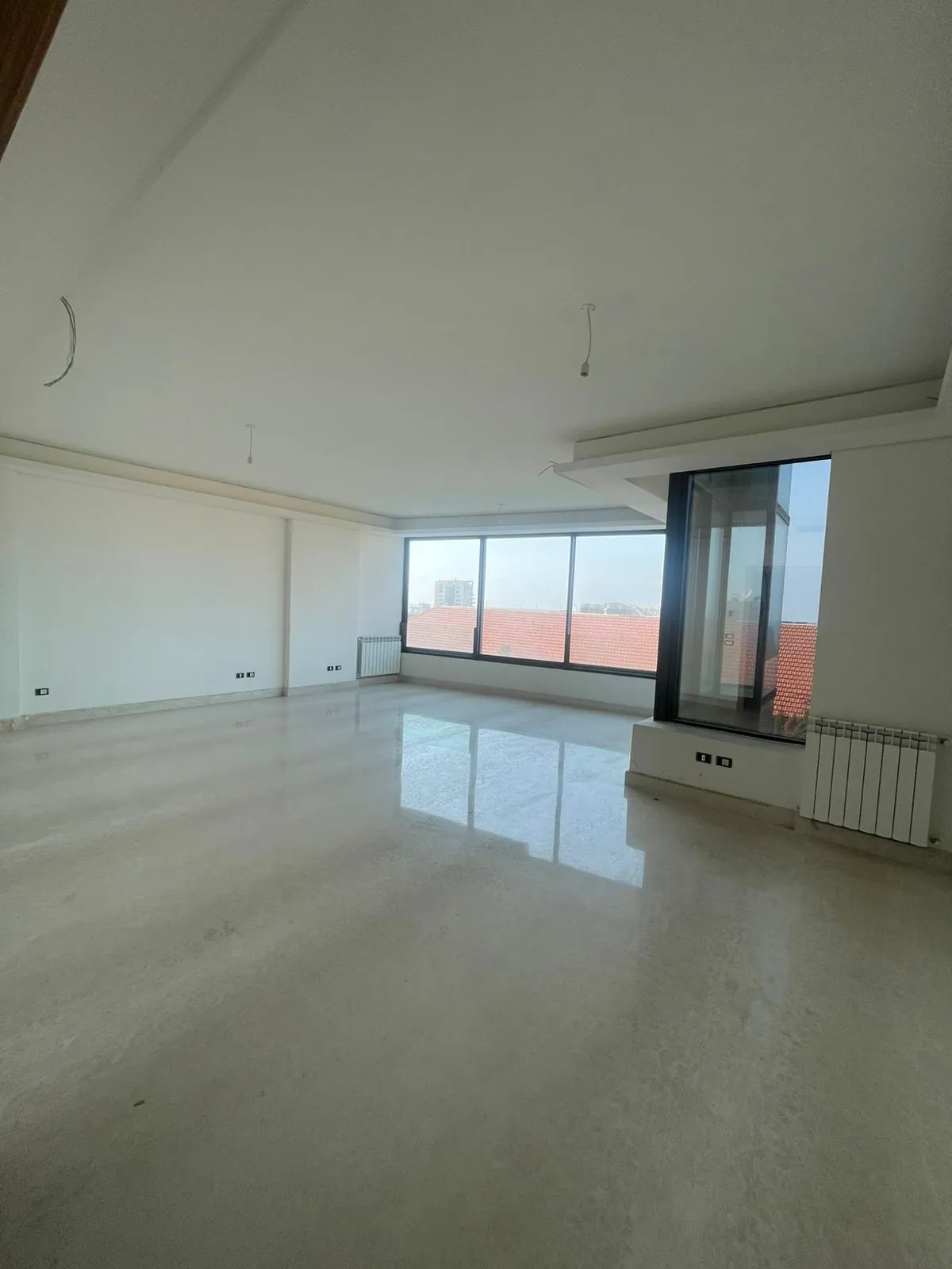 For Rent: Apartment in Hamra — الصورة 3