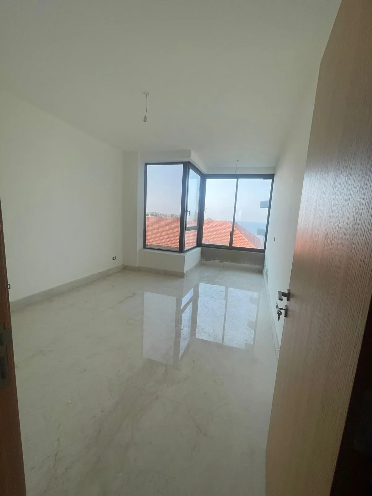 For Rent: Apartment in Hamra — الصورة 4
