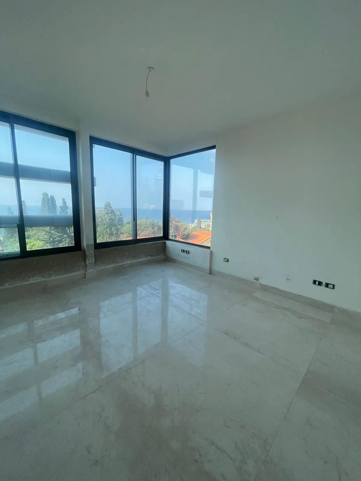 For Rent: Apartment in Hamra — الصورة 5