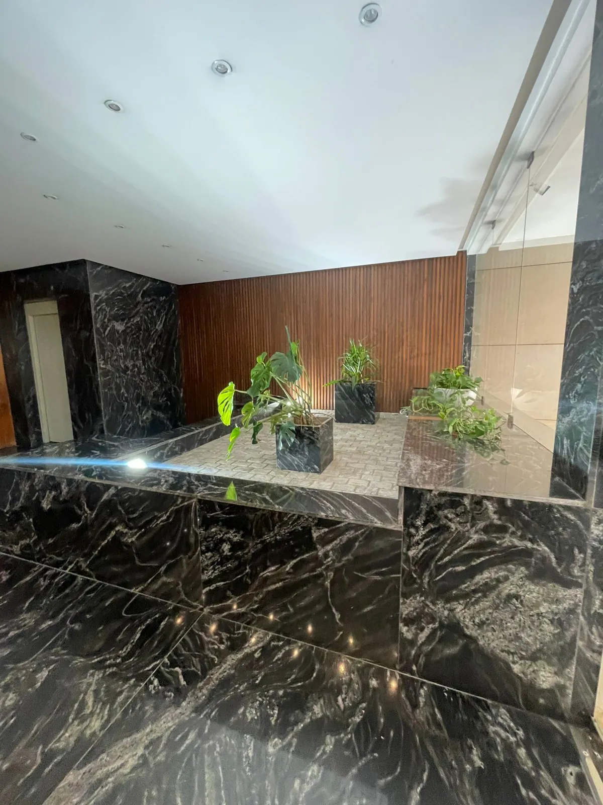 For Sale: Apartment in Ras El Nabaa
