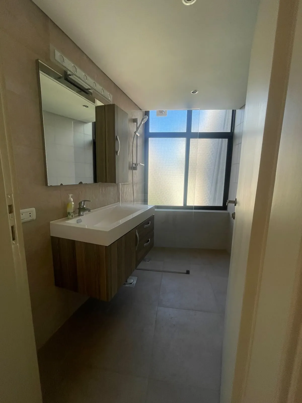 For Sale: Apartment in Hamra — الصورة 3