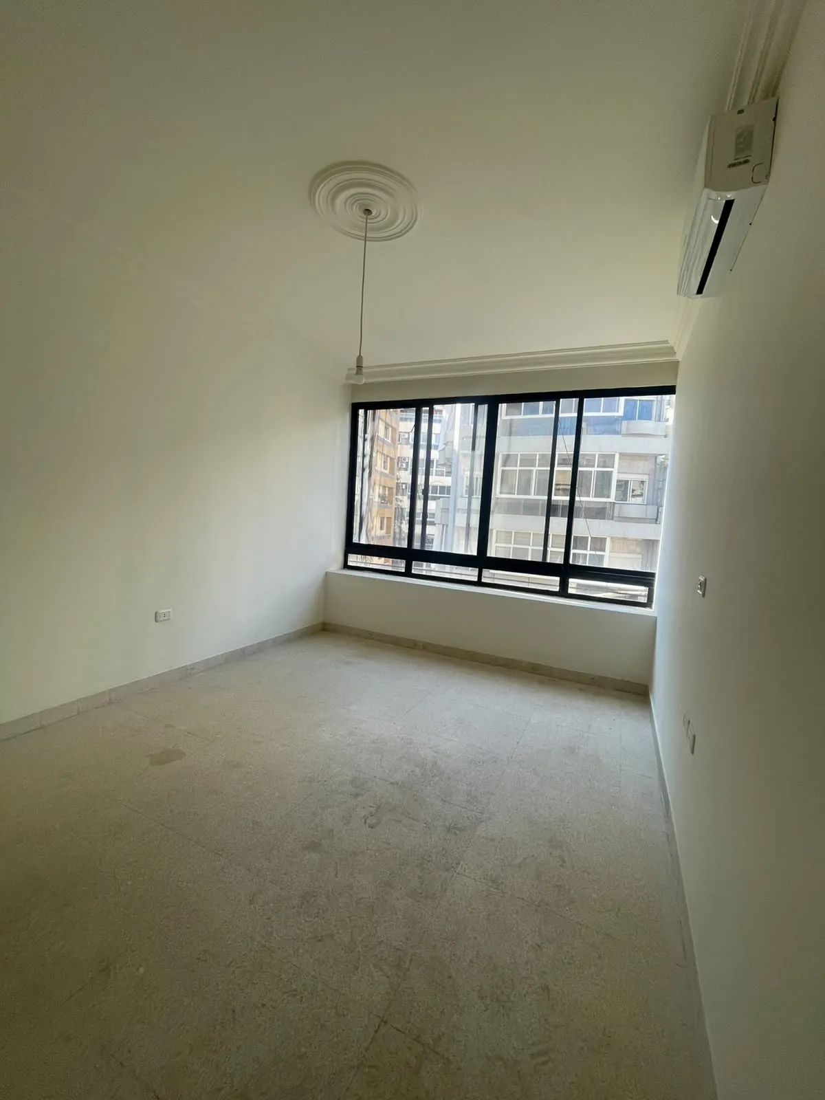 For Sale: Apartment in Hamra — الصورة 4