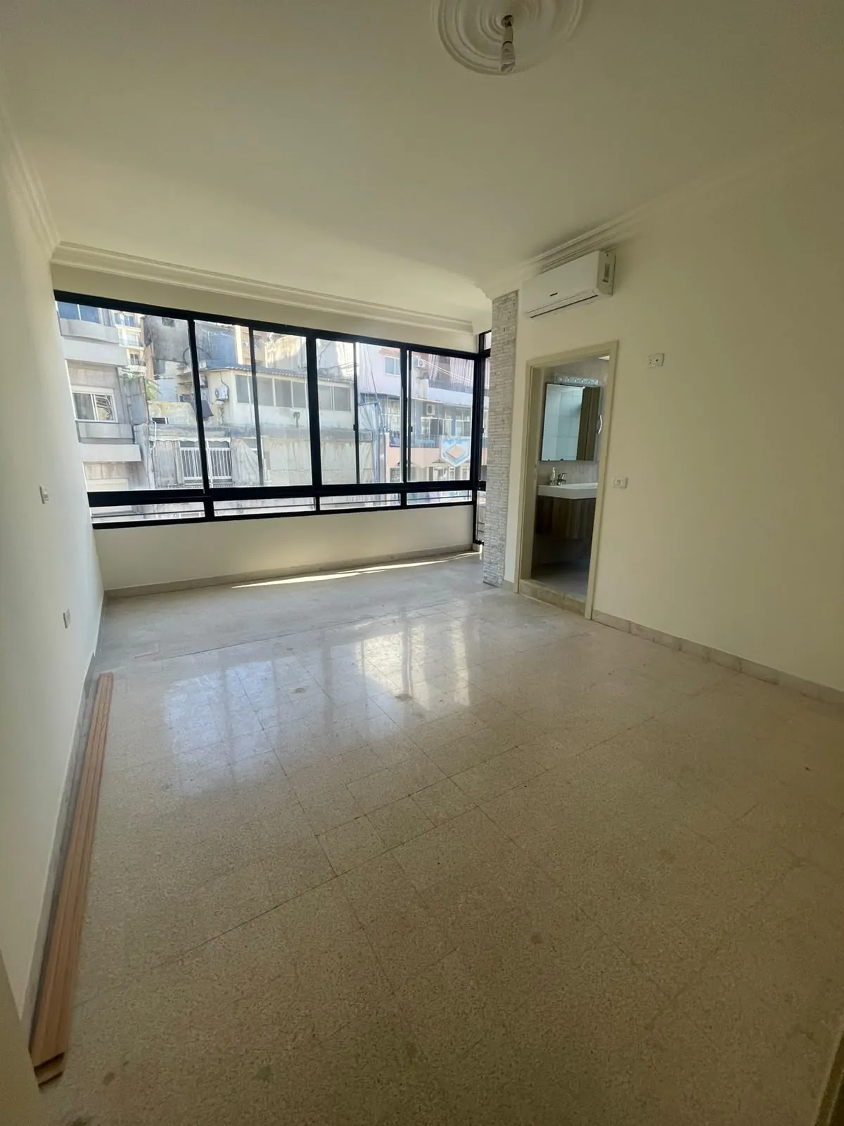 For Sale: Apartment in Hamra — الصورة 5