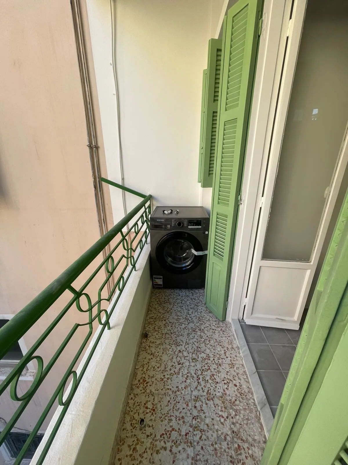 For Rent: Apartment in Gemmayzeh — الصورة 4