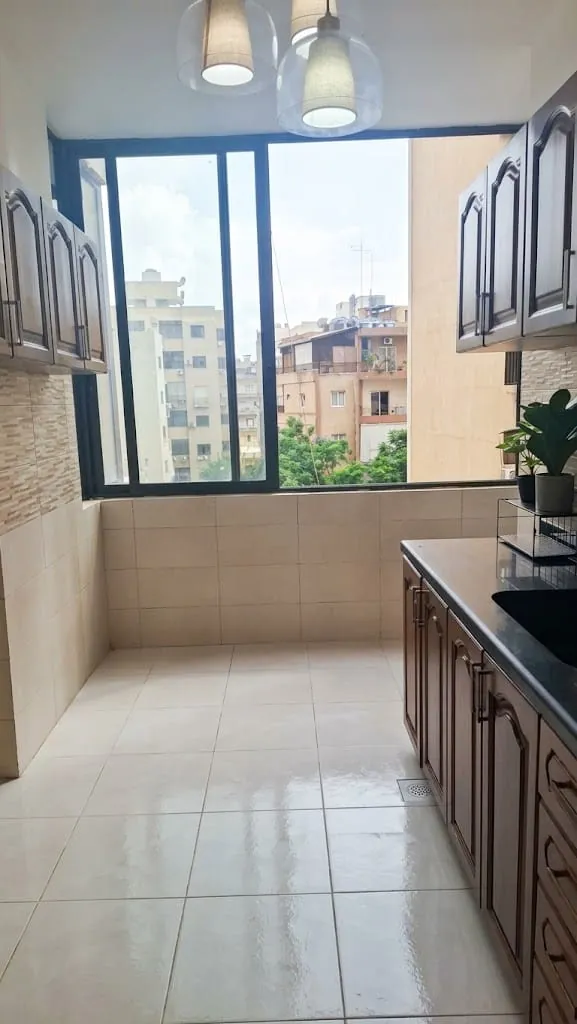 For Sale: Apartment in Furn El Chebbak — photo 3