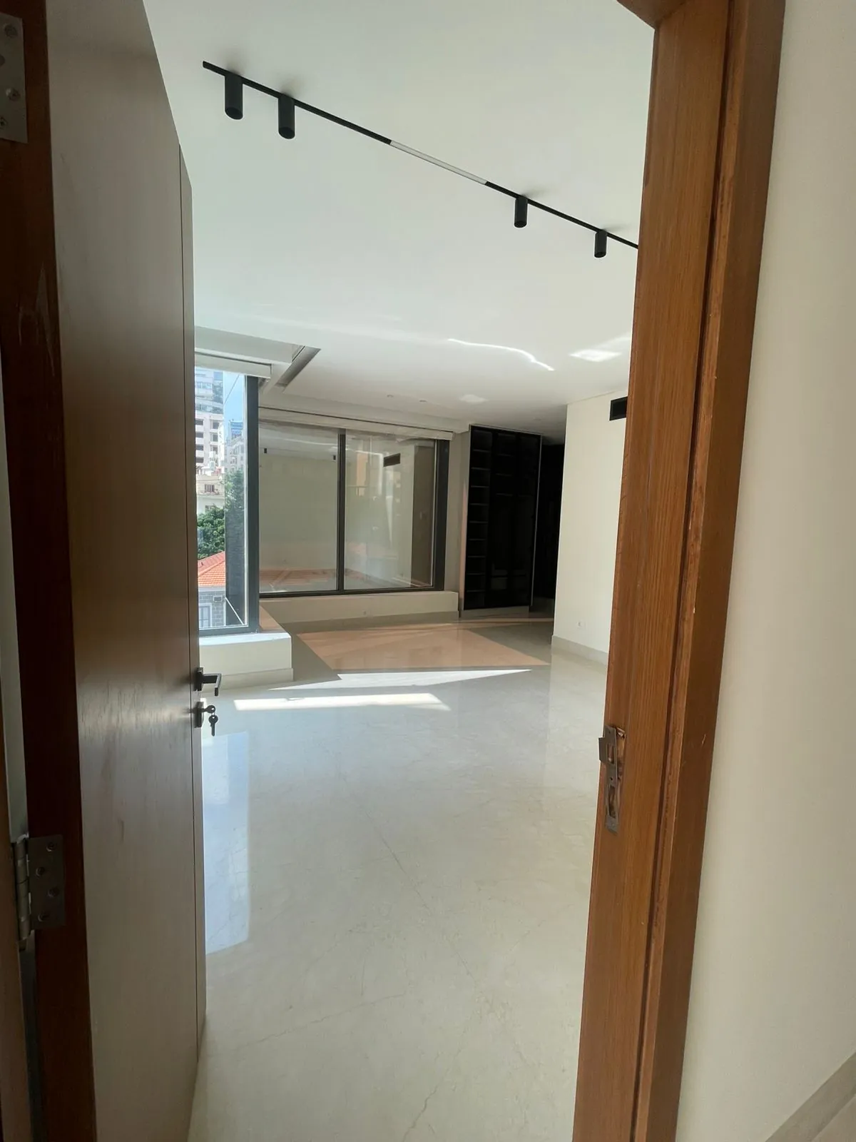 For Sale: Apartment in Ain El Mraisseh — photo 3