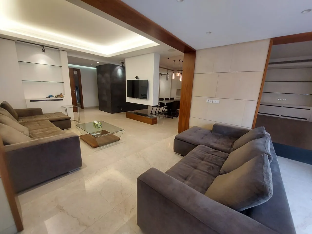 For Sale: Apartment in Achrafieh — photo 2