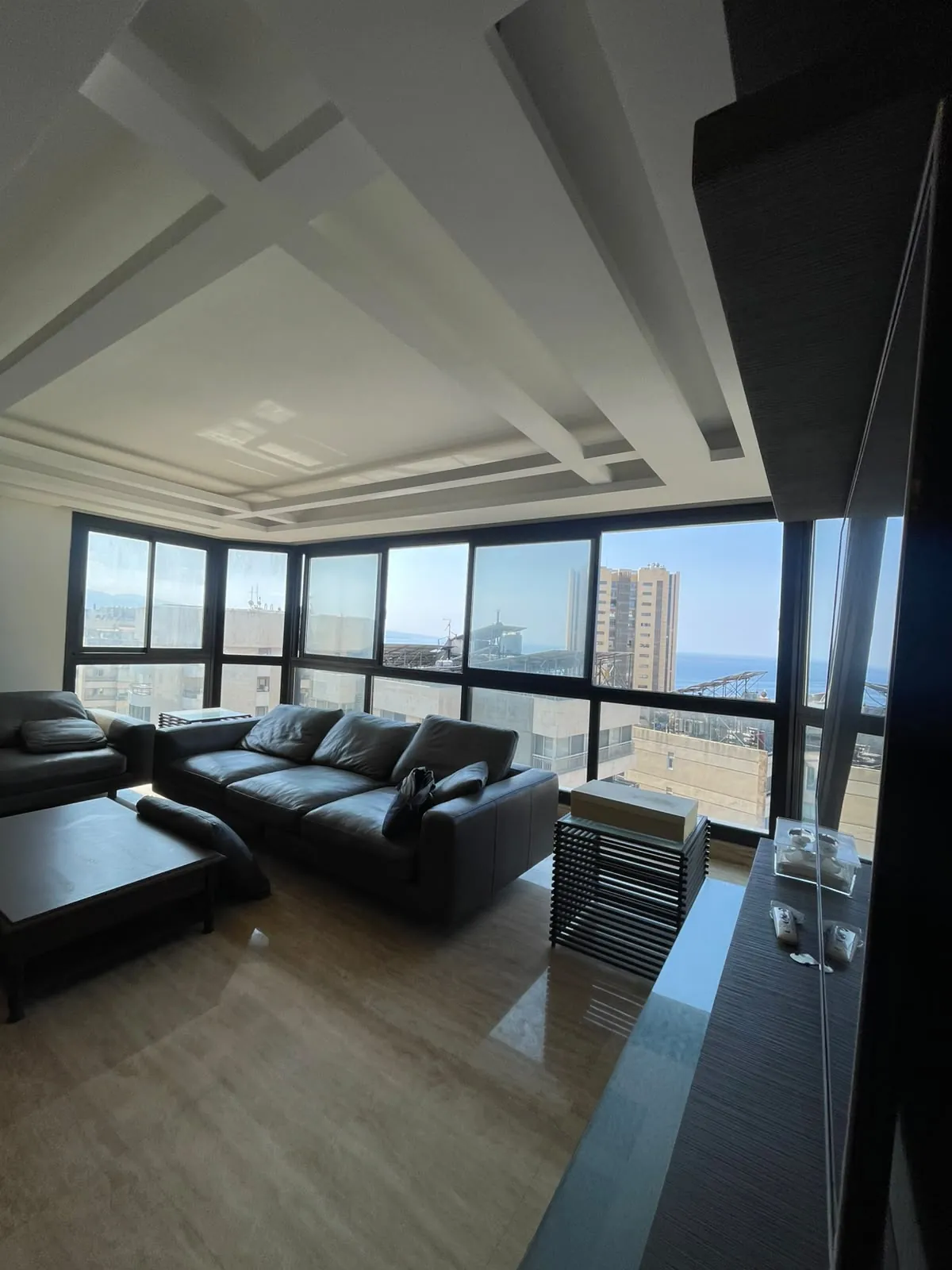 For Sale: Apartment in Ain El Tineh