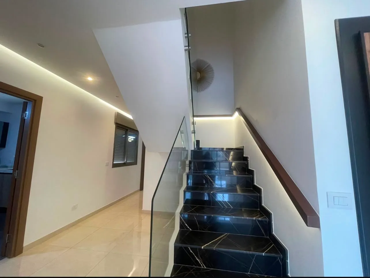 For Sale: Duplex in Hazmieh — الصورة 2