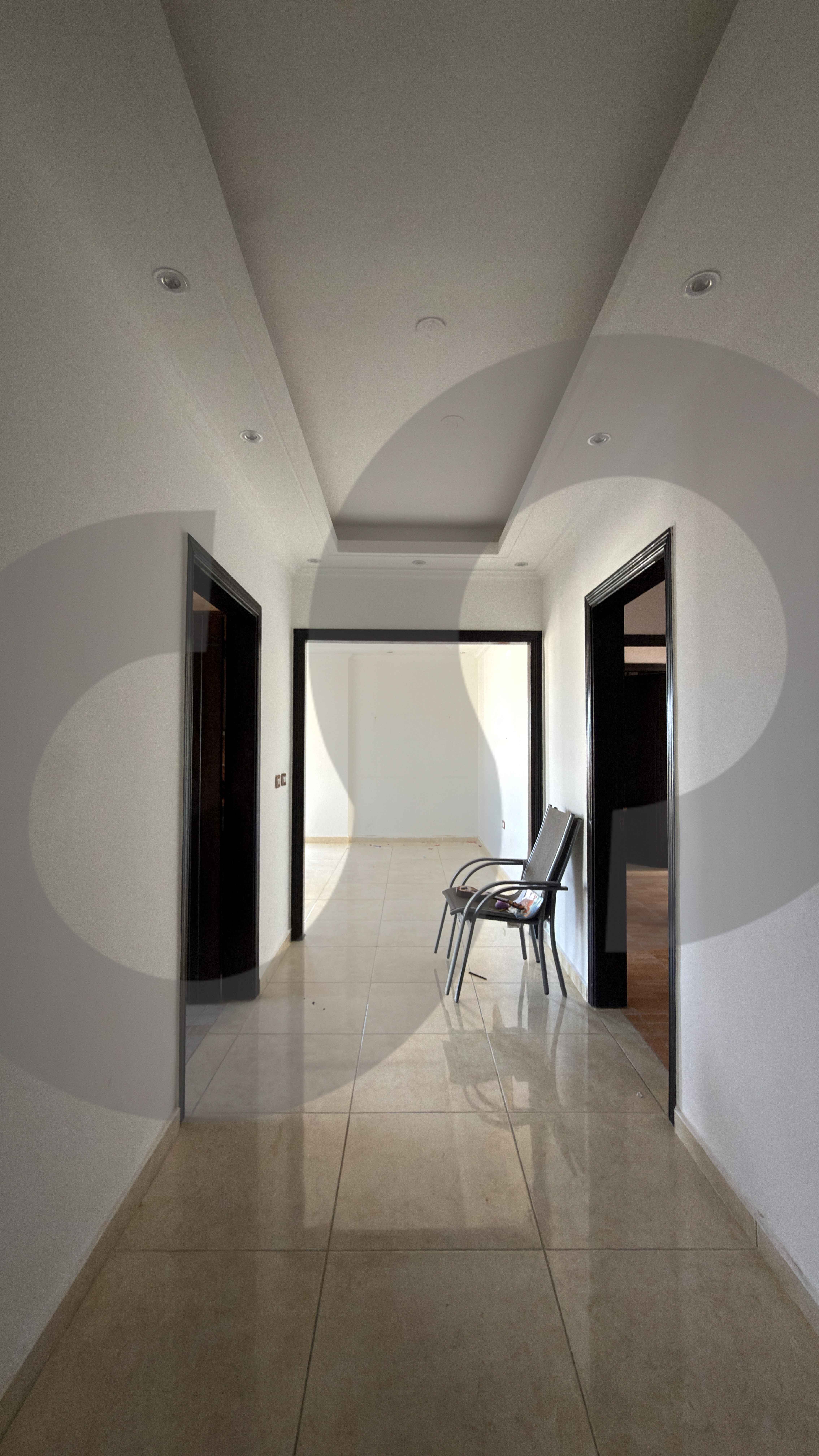 SPACIOUS APARTMENT/Calm Area/Under Market Price/Al Hosh,TYRE — الصورة 2