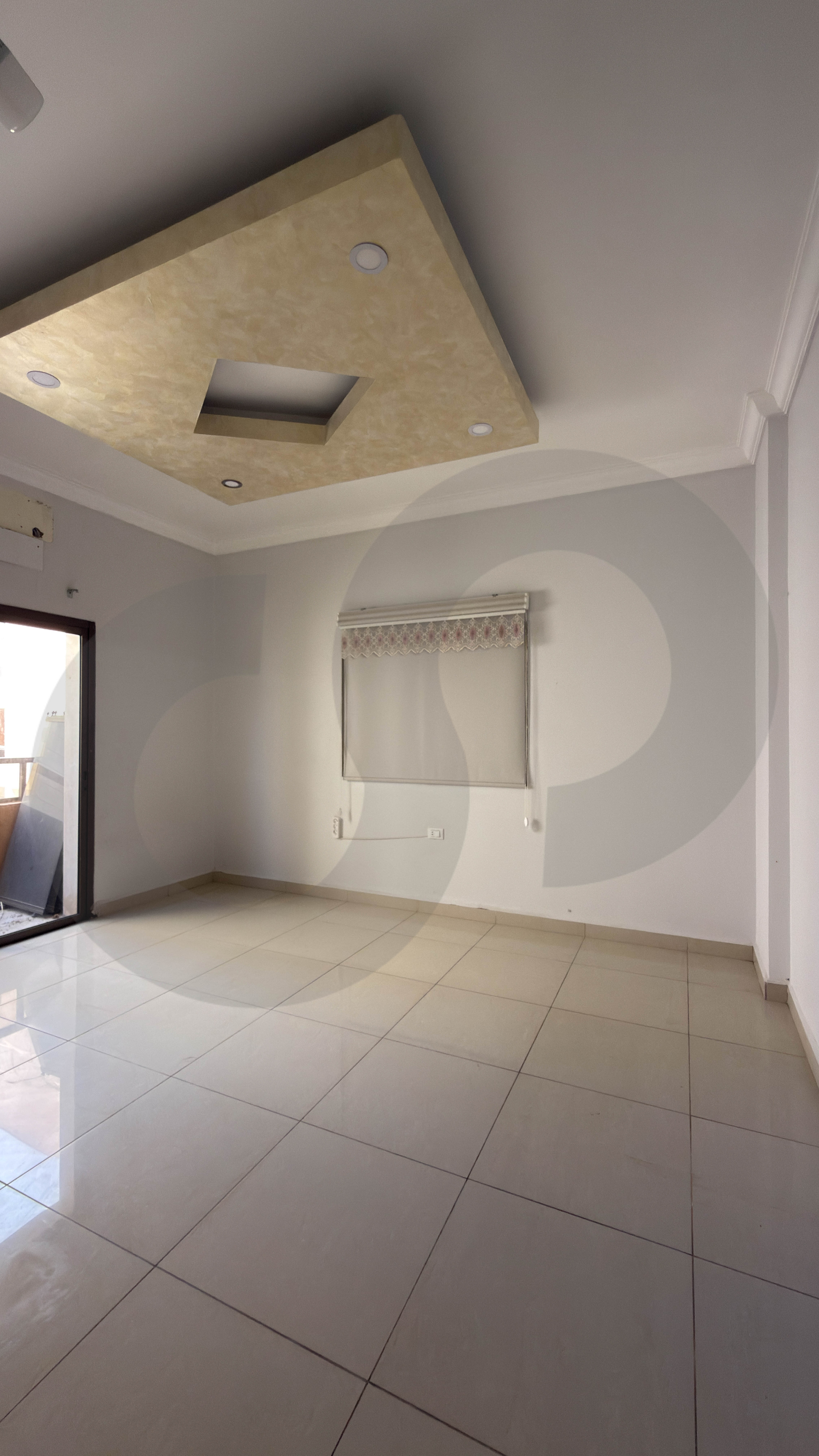 Spacious 220 SQM Apartment for Sale/Fully Furnished/AL HOSH-TYRE — الصورة 3