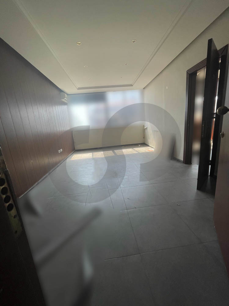 PRIME LOCATION, OFFICE FOR SALE, HADATH-BAABDA — الصورة 3