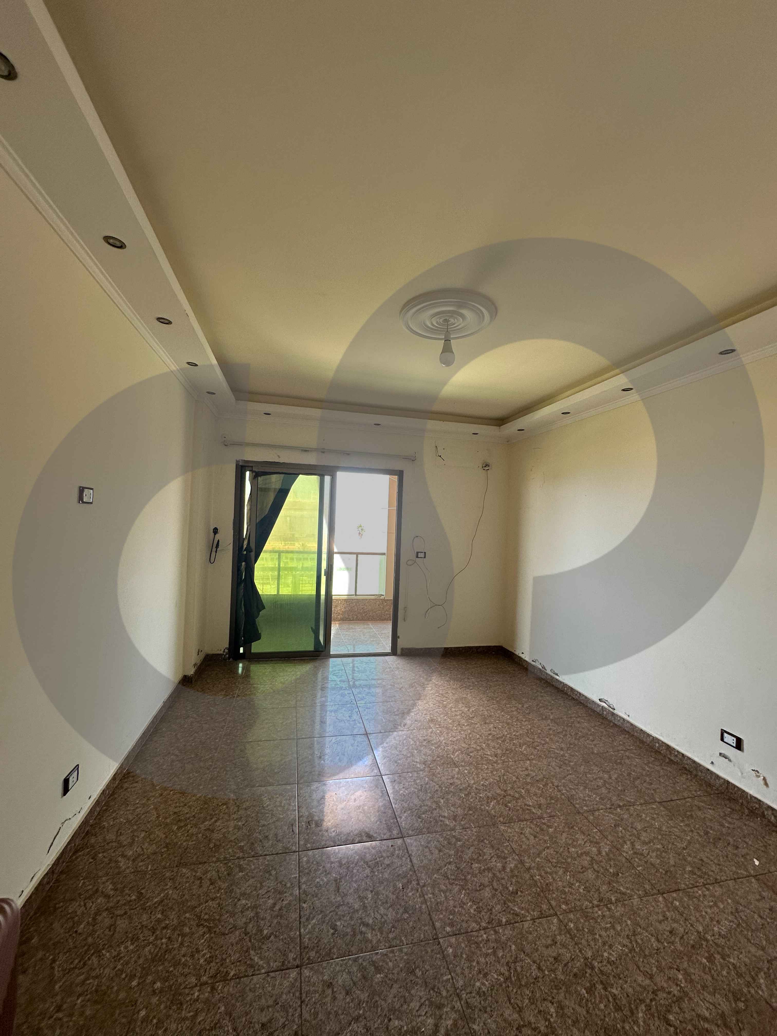Prime Location in Saida/city view /needs renovation — الصورة 3
