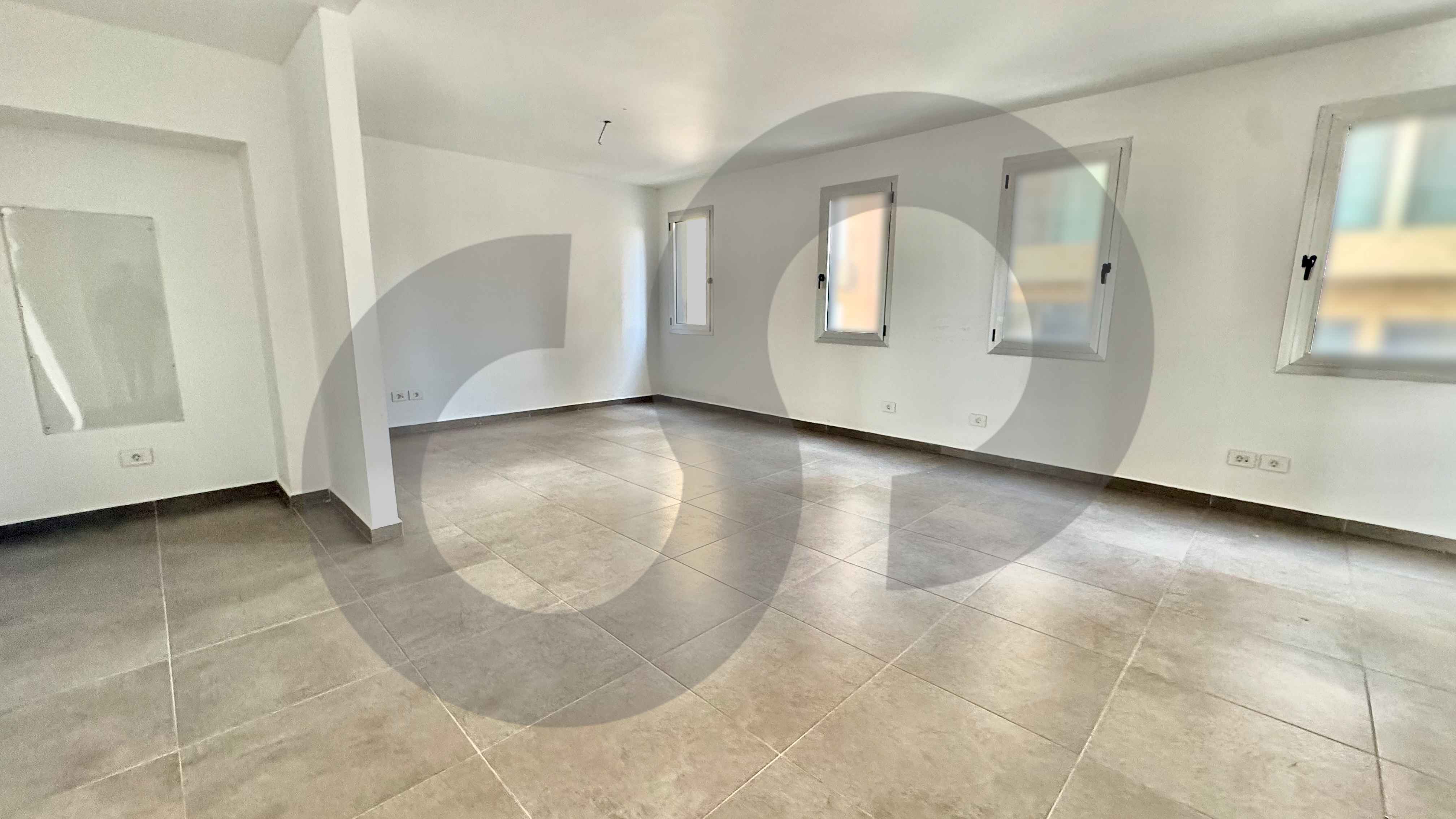 Office/Jbeil Town /Two underground parking ! — الصورة 3