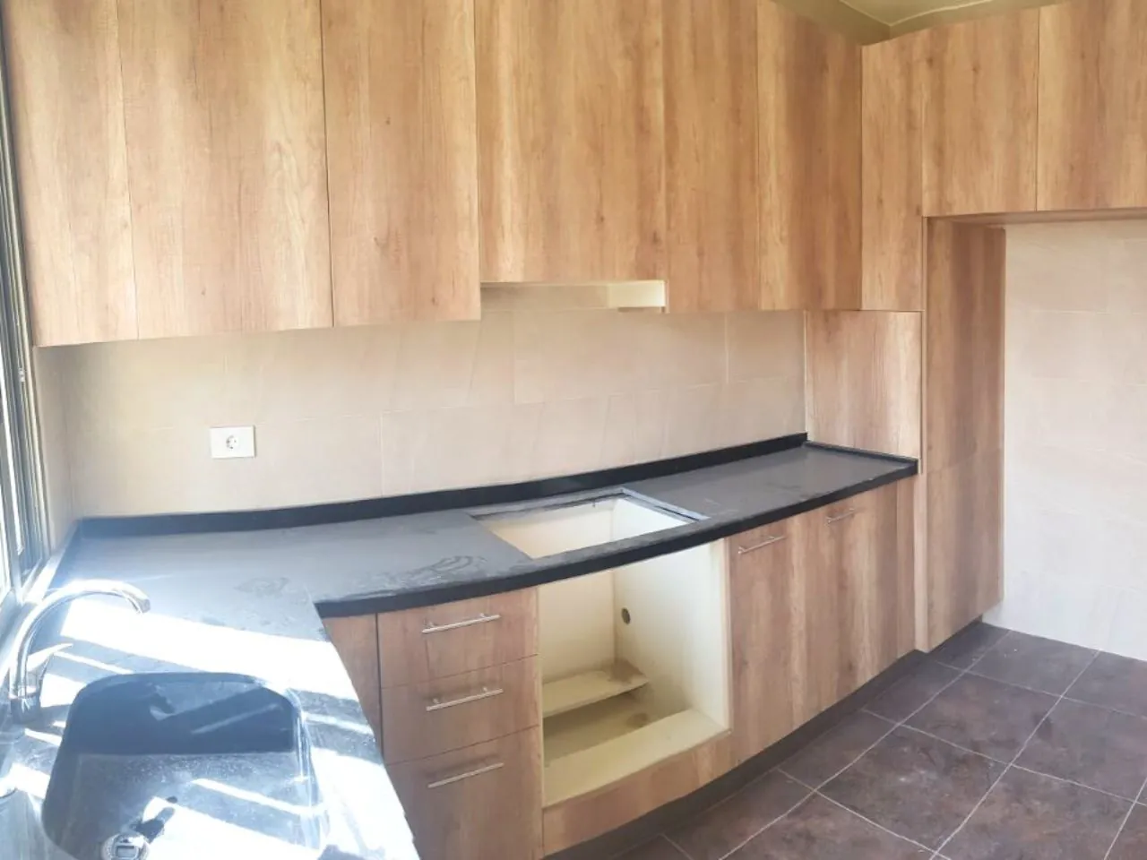Furnished Apartment for Rent in the Heart of Jbeil — الصورة 3