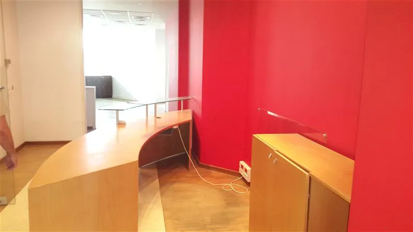Office For Rent in a Luxurious Center of Sin El Fil — الصورة 3