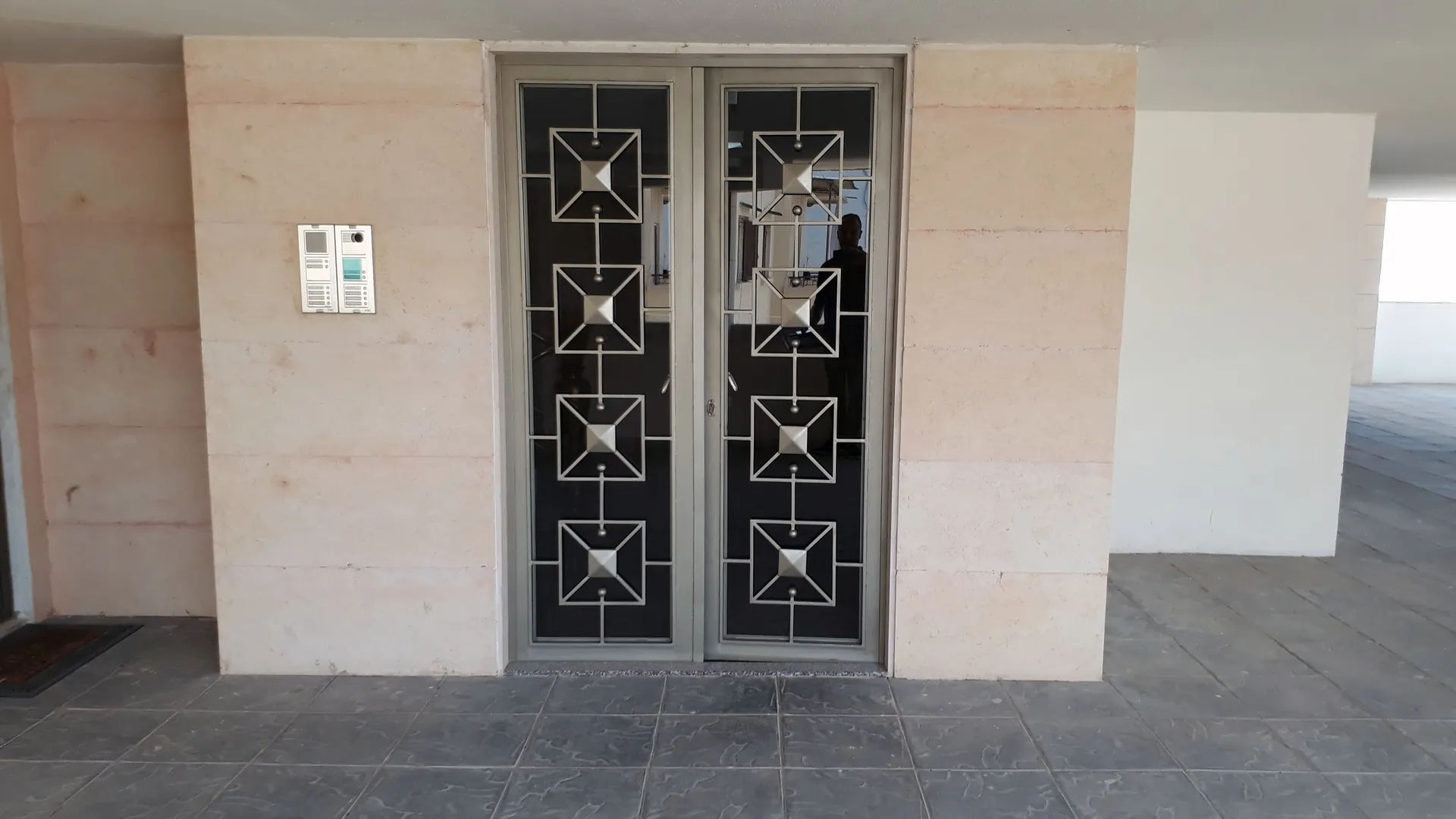 Fully Furnished Apartment For Rent in Naccache — الصورة 9