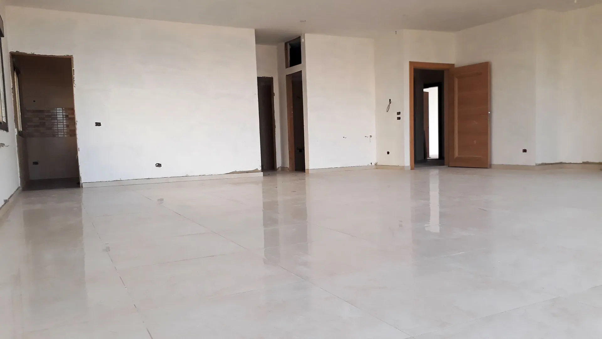 Nice Duplex For Sale In a Calm Area Of Bsalim With Panoramic View — الصورة 5