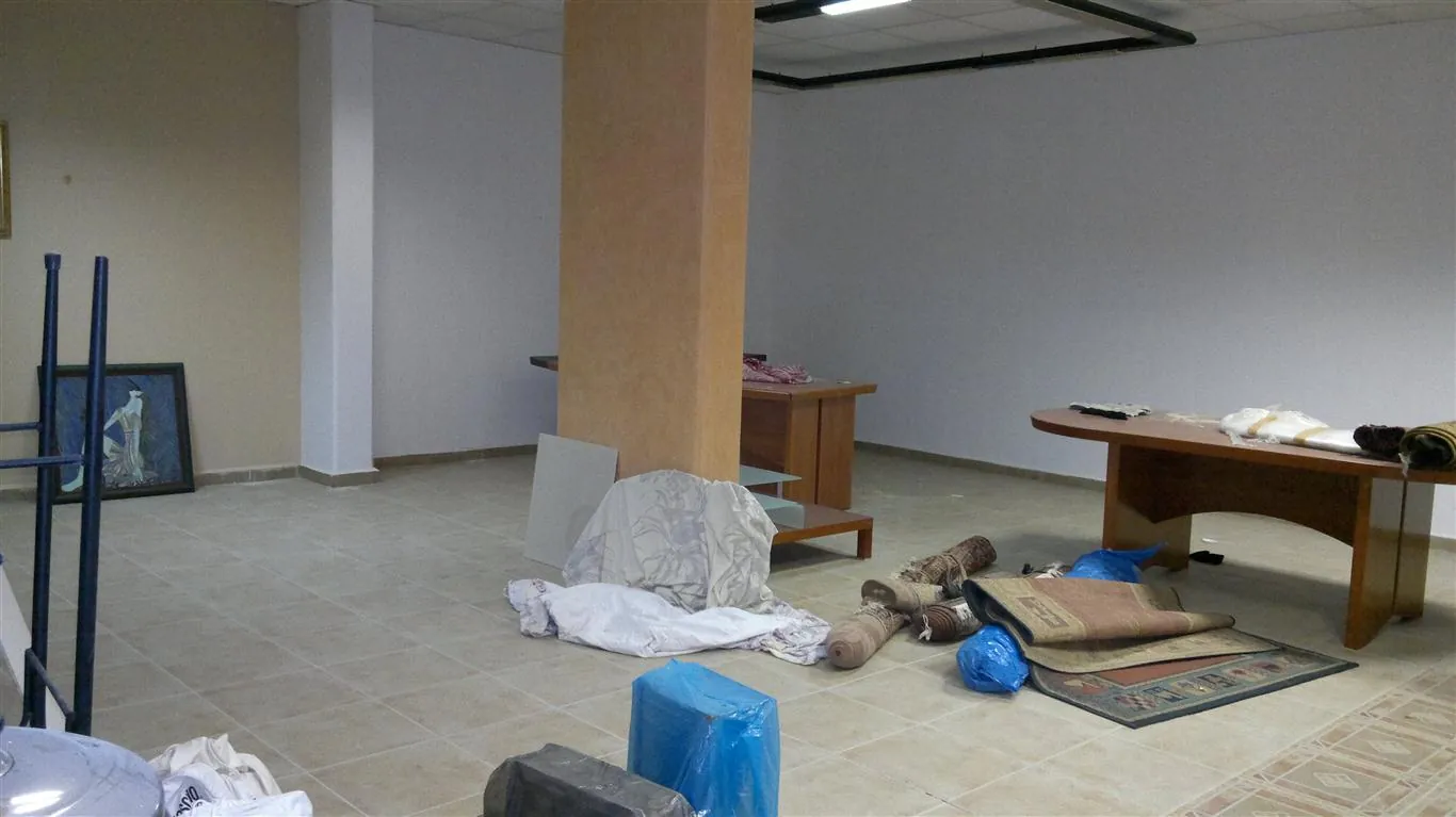 Warehouse Suitable as Offices For Rent In Bsalim — الصورة 5