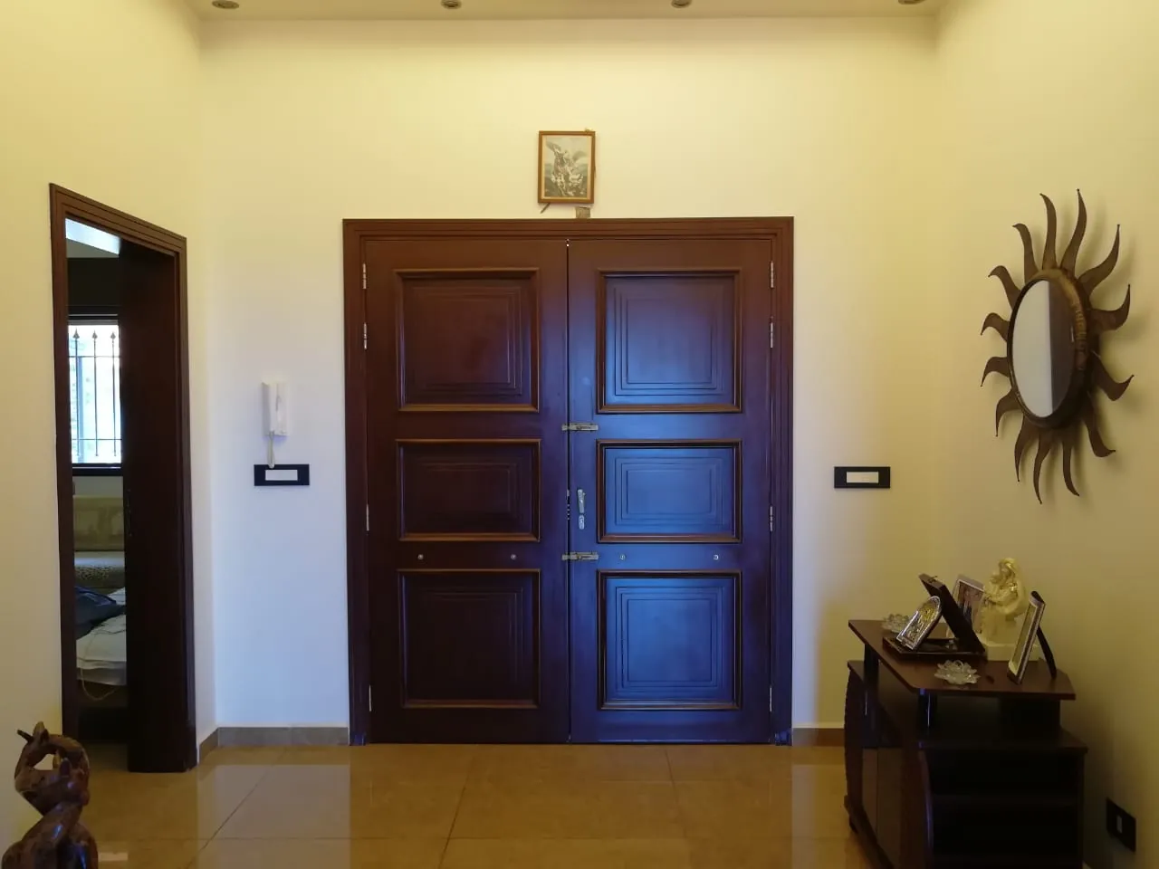 Villa For Sale In Jeddayel In A Calm Zone — الصورة 3